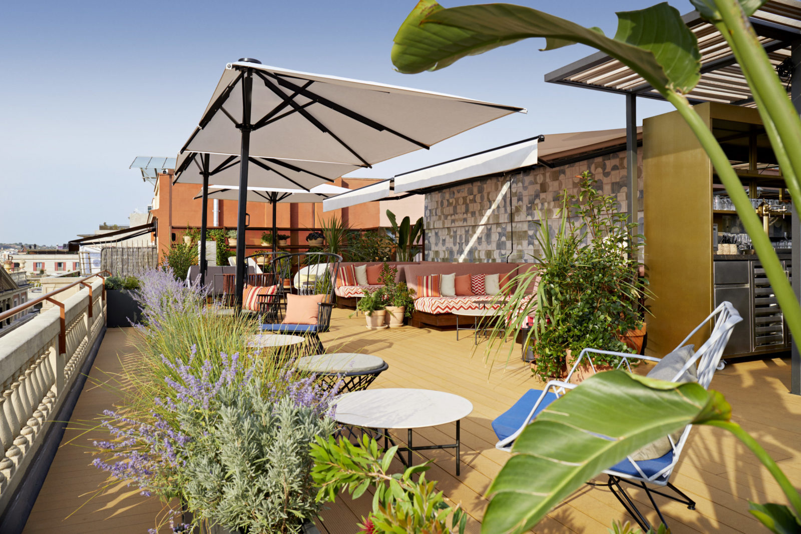 celebra tu cumpleaños en una terraza o rooftop bar en Madrid
