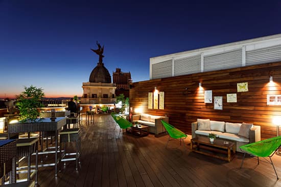 Alquiler de terrazas para eventos corporativos con catering en Madrid